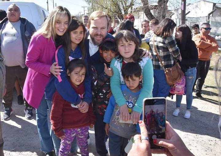 Gast N Granados Inaugur Un Nuevo Tramo De Servicio De Agua Corriente